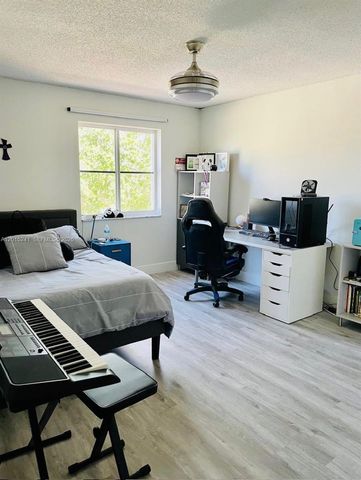 1652 Orchid Bnd, Weston, FL 33327