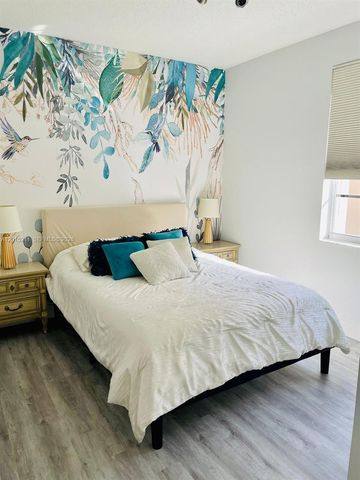 1652 Orchid Bnd, Weston, FL 33327