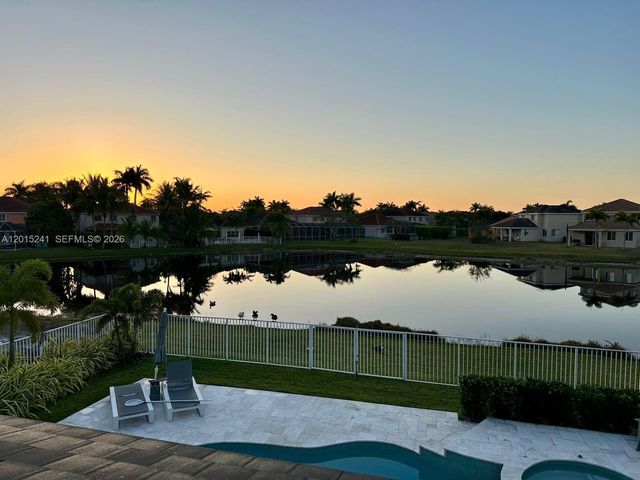 1652 Orchid Bnd, Weston, FL 33327