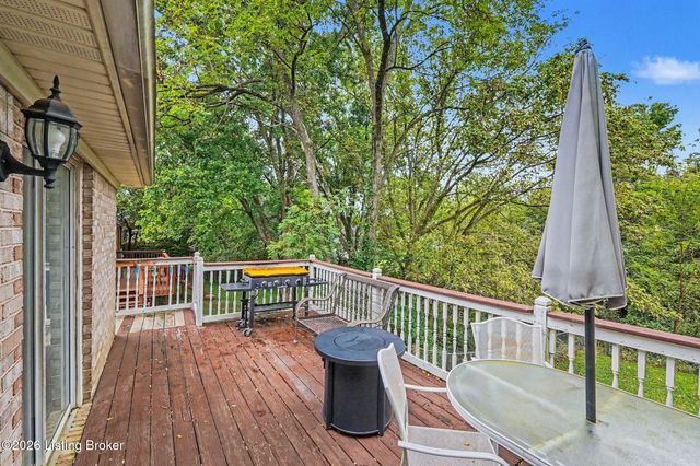 1513 Daverman Dr, La Grange, KY 40031