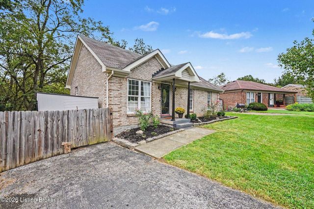 1513 Daverman Dr, La Grange, KY 40031