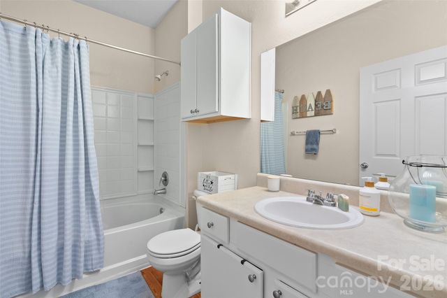 900 Vista Lake Drive 301, Candler, NC 28715