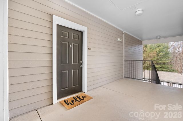 900 Vista Lake Drive 301, Candler, NC 28715