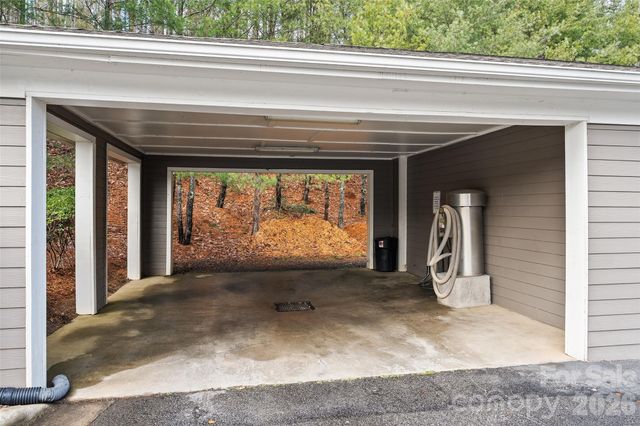 900 Vista Lake Drive 301, Candler, NC 28715