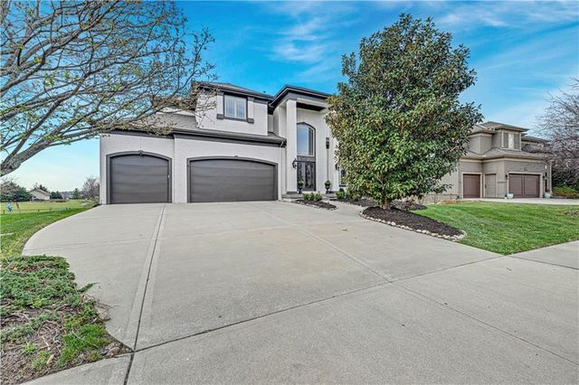 11001 W 163rd Court, Overland Park, KS 66221