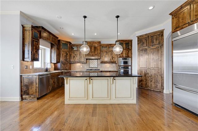 11001 W 163rd Court, Overland Park, KS 66221