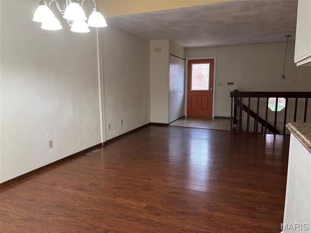 6 Parkridge, Belleville, IL 62226