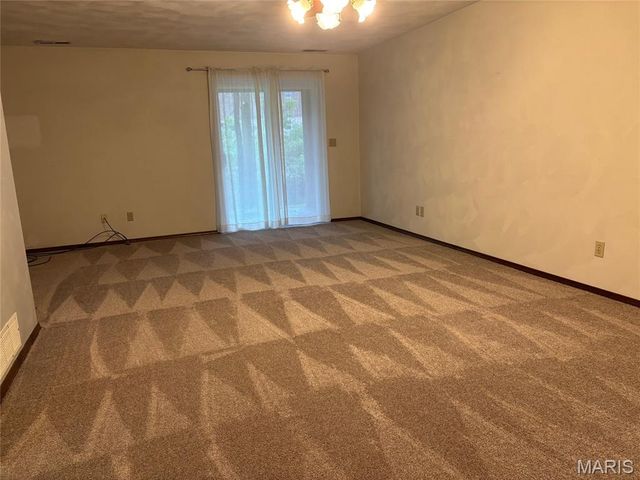 6 Parkridge, Belleville, IL 62226