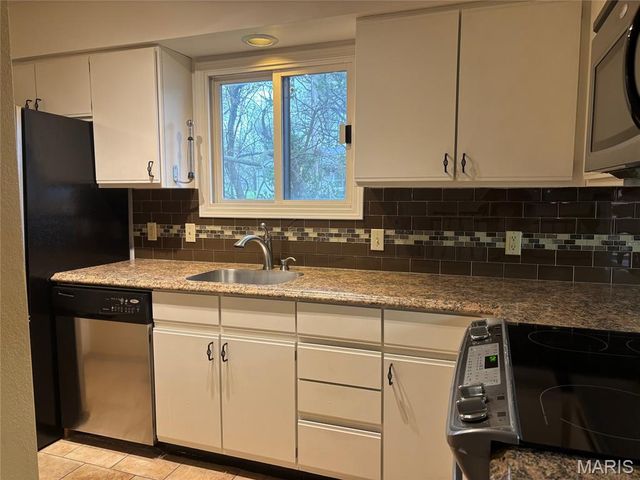 6 Parkridge, Belleville, IL 62226
