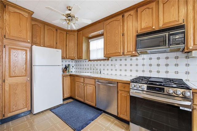 20 77th Street, New York City, NY 11209