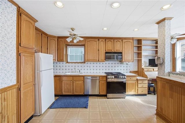 20 77th Street, New York City, NY 11209