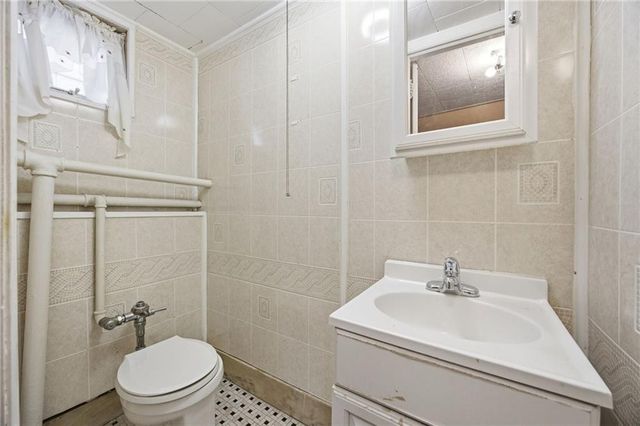 20 77th Street, New York City, NY 11209