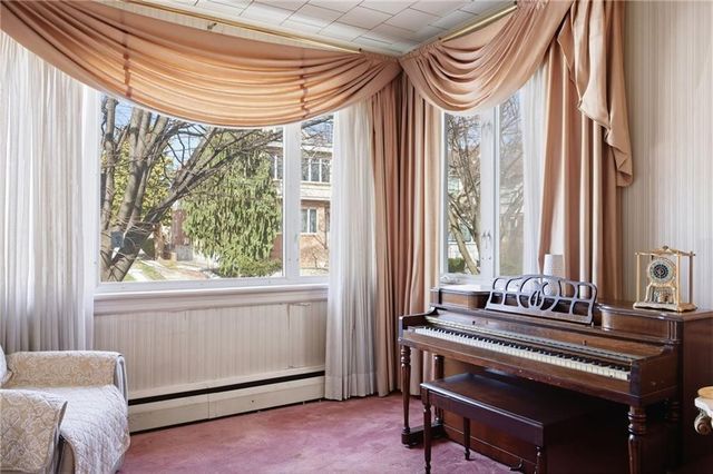 20 77th Street, New York City, NY 11209