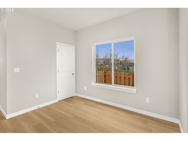 21 Nw Mawrcrest Ave, Gresham, OR 97030