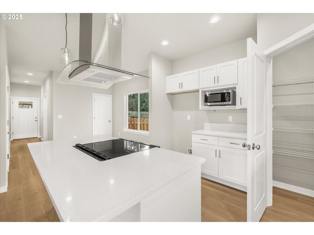 21 Nw Mawrcrest Ave, Gresham, OR 97030