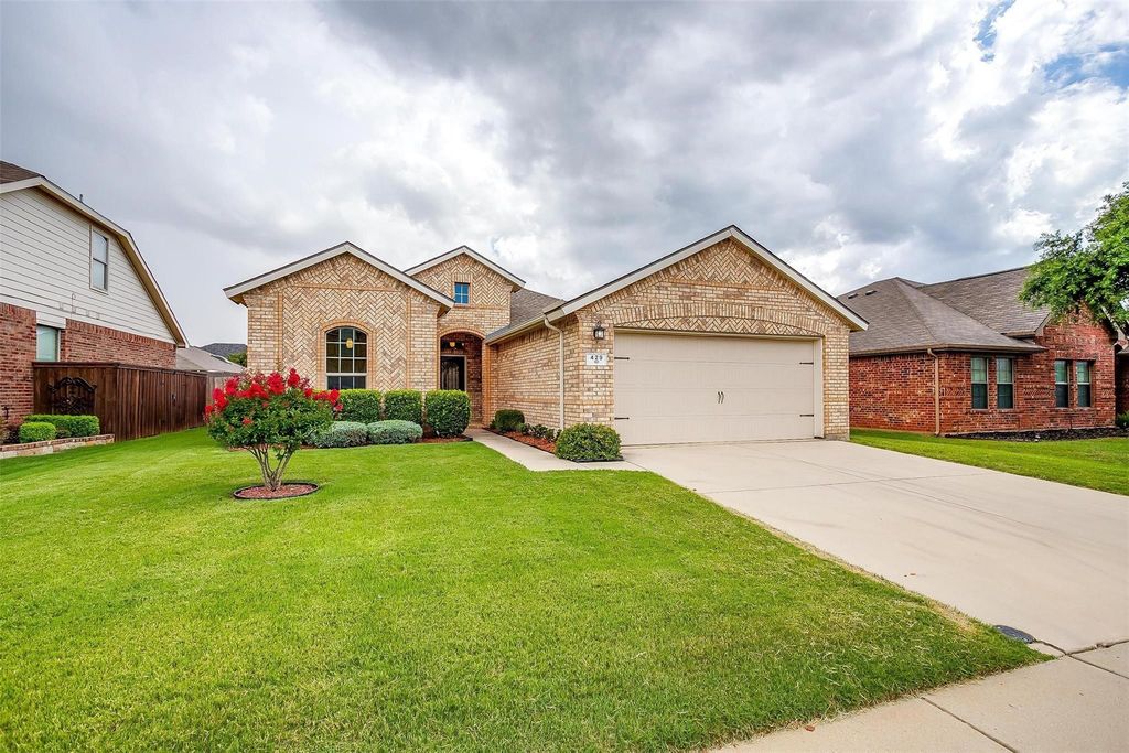 429 Foxcraft Drive, Fort Worth, TX 76131