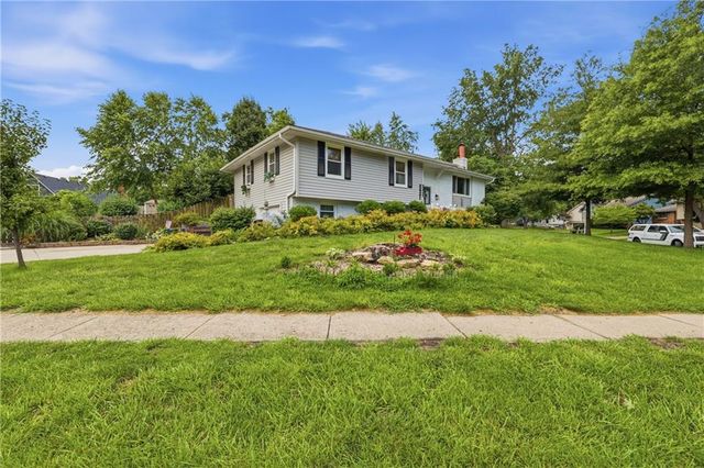 2821 TEPEE Avenue, Independence, MO 64057