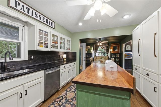 2821 TEPEE Avenue, Independence, MO 64057