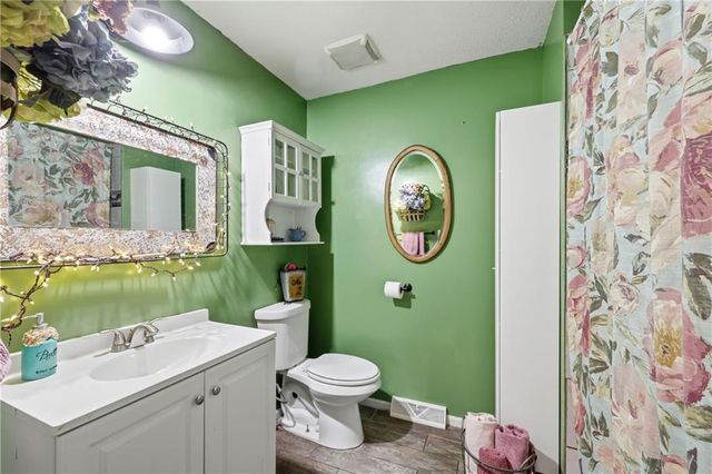 2821 TEPEE Avenue, Independence, MO 64057