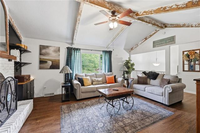 2821 TEPEE Avenue, Independence, MO 64057