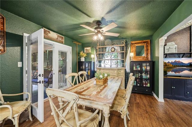 2821 TEPEE Avenue, Independence, MO 64057