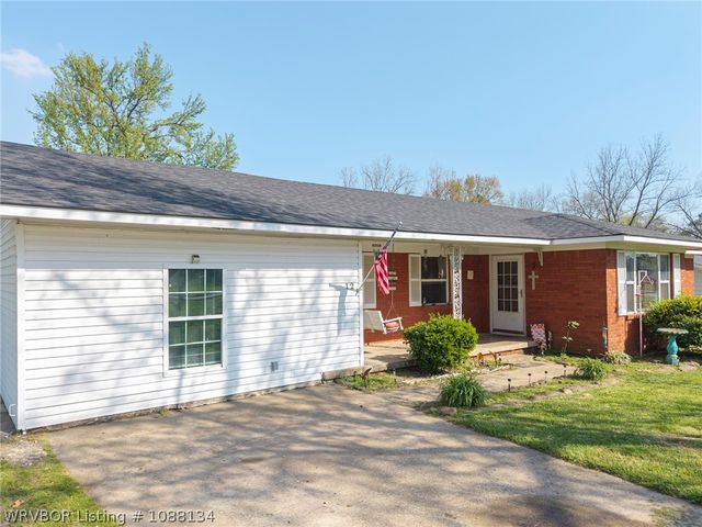 12 Mable Nell Road, Van Buren, AR 72956