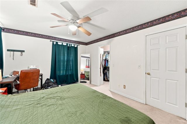 662 N Meadowlands Drive, Fayetteville, AR 72704