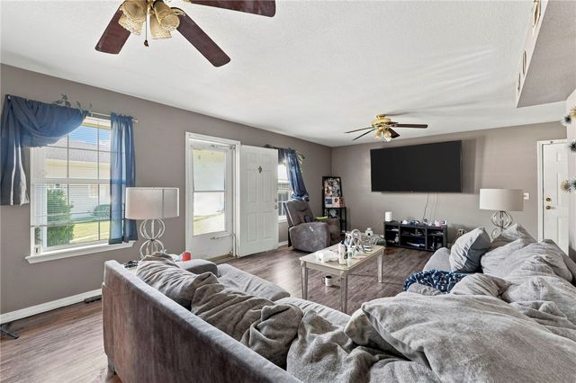 662 N Meadowlands Drive, Fayetteville, AR 72704