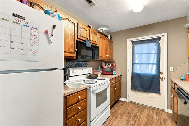 662 N Meadowlands Drive, Fayetteville, AR 72704