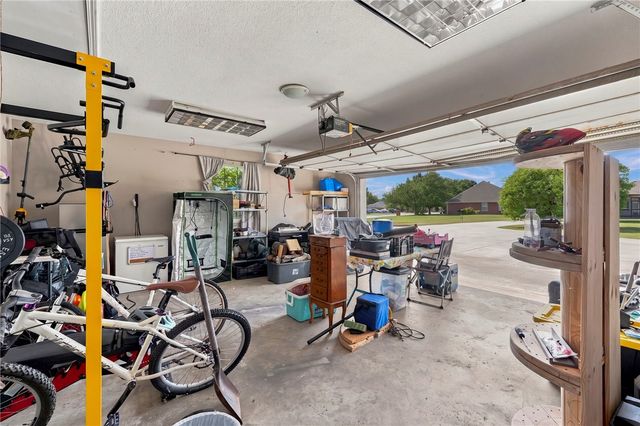 662 N Meadowlands Drive, Fayetteville, AR 72704