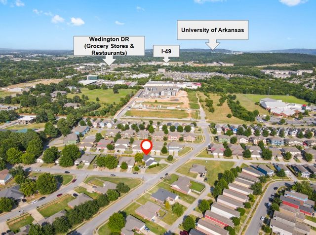 662 N Meadowlands Drive, Fayetteville, AR 72704