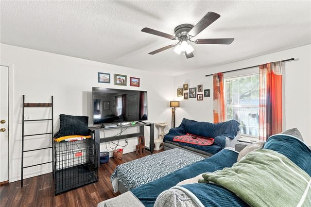 662 N Meadowlands Drive, Fayetteville, AR 72704