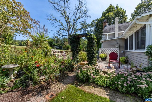 1128 BEAVERDAM RD, Keswick, VA 22947