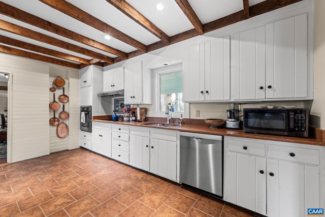 1128 BEAVERDAM RD, Keswick, VA 22947