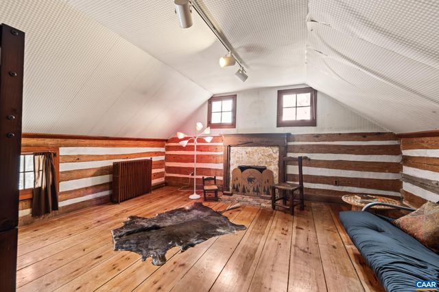 1128 BEAVERDAM RD, Keswick, VA 22947