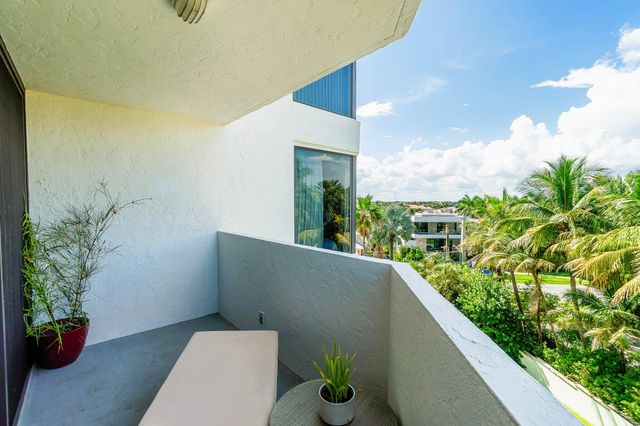 2565 S Ocean Boulevard 205-N, Highland Beach, FL 33487