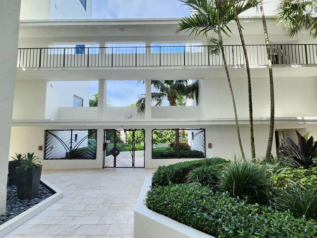2565 S Ocean Boulevard 205-N, Highland Beach, FL 33487