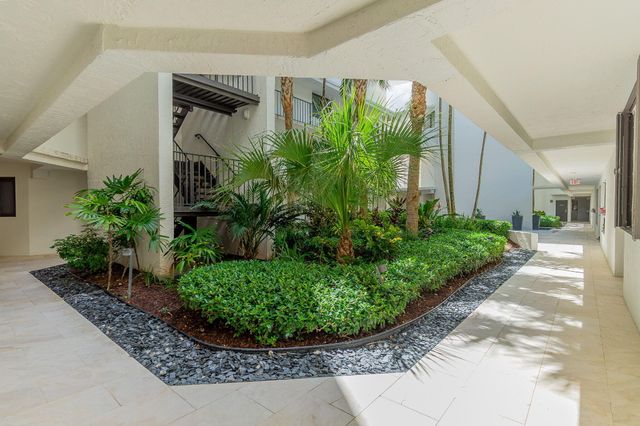 2565 S Ocean Boulevard 205-N, Highland Beach, FL 33487