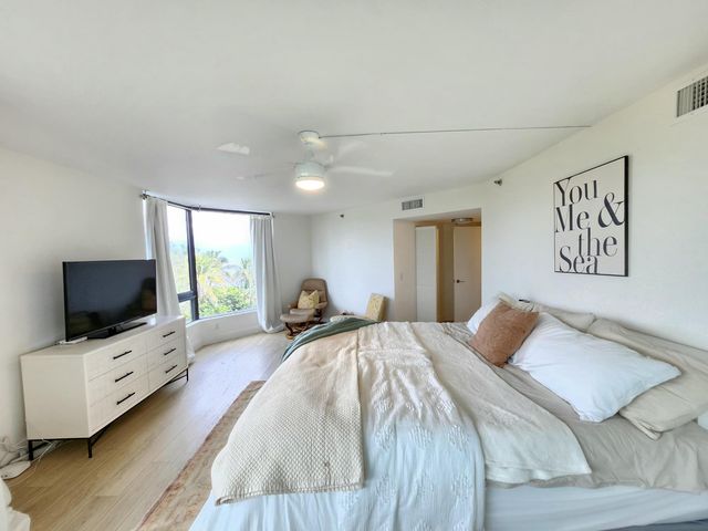 2565 S Ocean Boulevard 205-N, Highland Beach, FL 33487