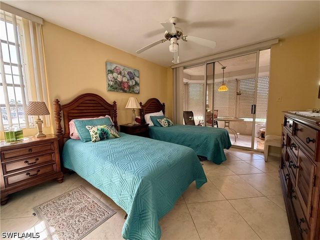 11118 Gulf Shore DR A204, Naples, FL 34108