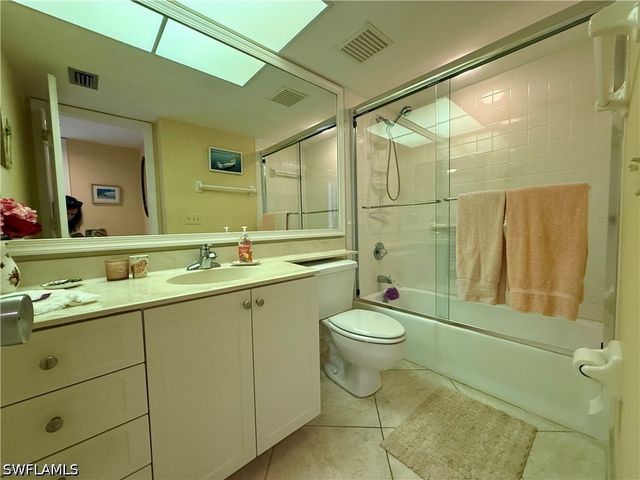 11118 Gulf Shore DR A204, Naples, FL 34108