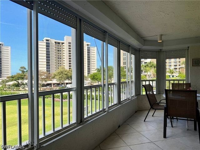 11118 Gulf Shore DR A204, Naples, FL 34108