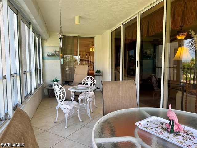 11118 Gulf Shore DR A204, Naples, FL 34108