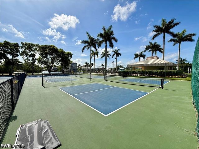 11118 Gulf Shore DR A204, Naples, FL 34108