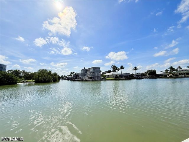 11118 Gulf Shore DR A204, Naples, FL 34108