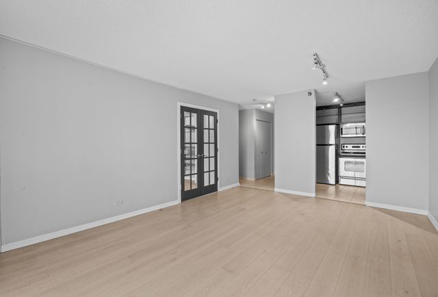 1212 N LASALLE Street 2505, Chicago, IL 60610