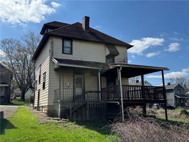 825 Morton St, New Castle, PA 16101