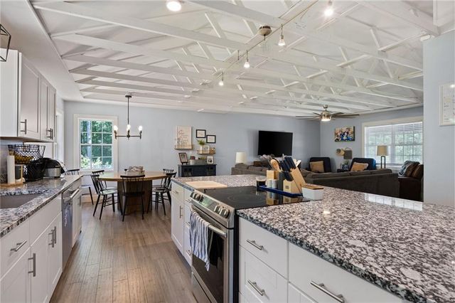 1 Colonial Club Drive SE, Acworth, GA 30102
