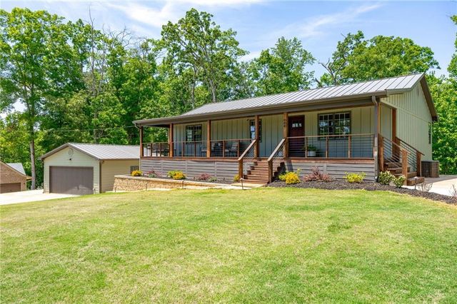 1 Colonial Club Drive SE, Acworth, GA 30102