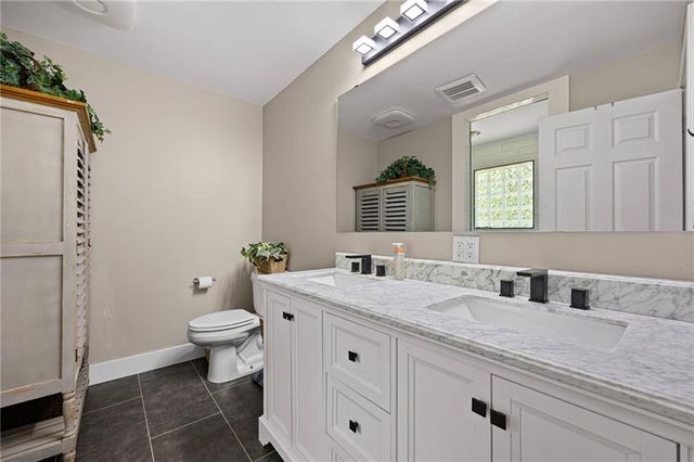 1 Colonial Club Drive SE, Acworth, GA 30102